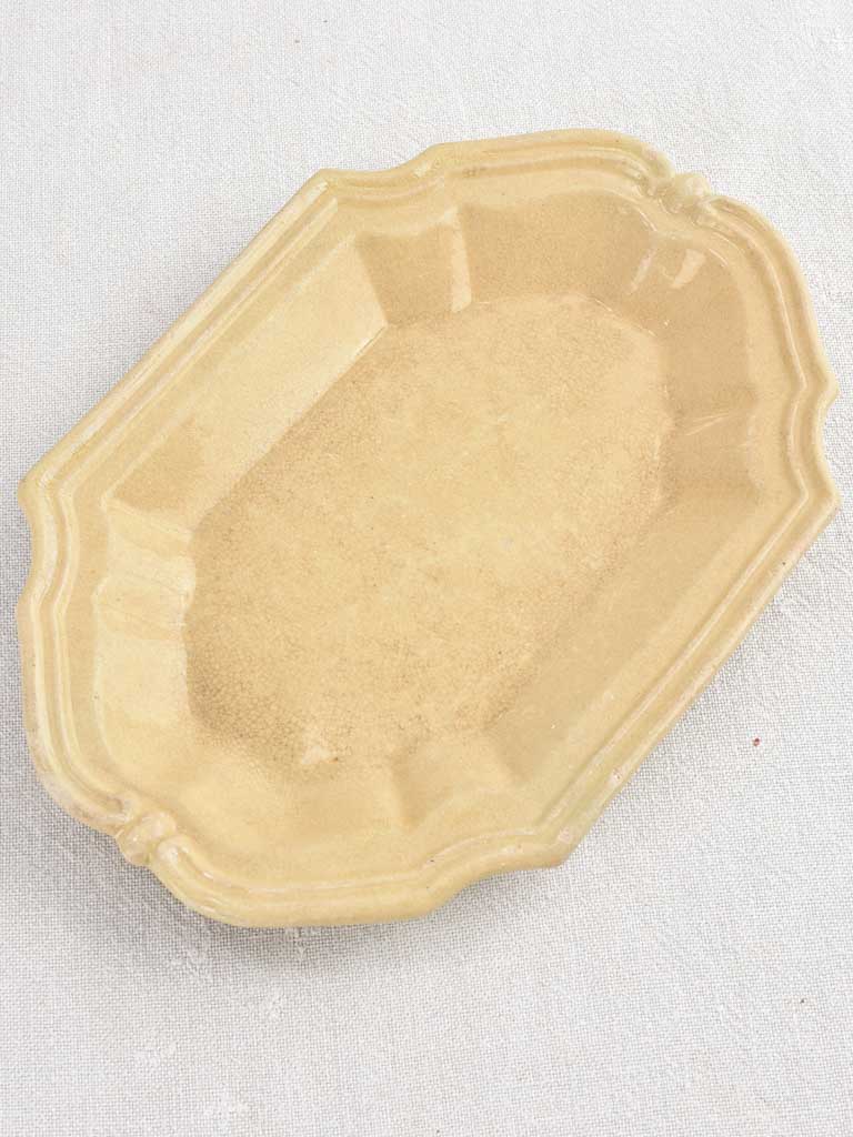 Small 19th century Aptware platter / bowl - 11¾"