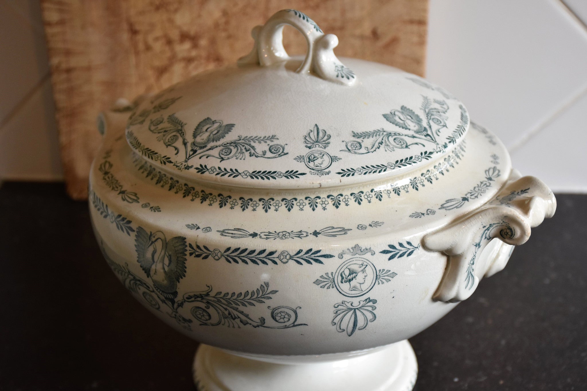 Ironstone soup tureen with blue pattern – 1900’s