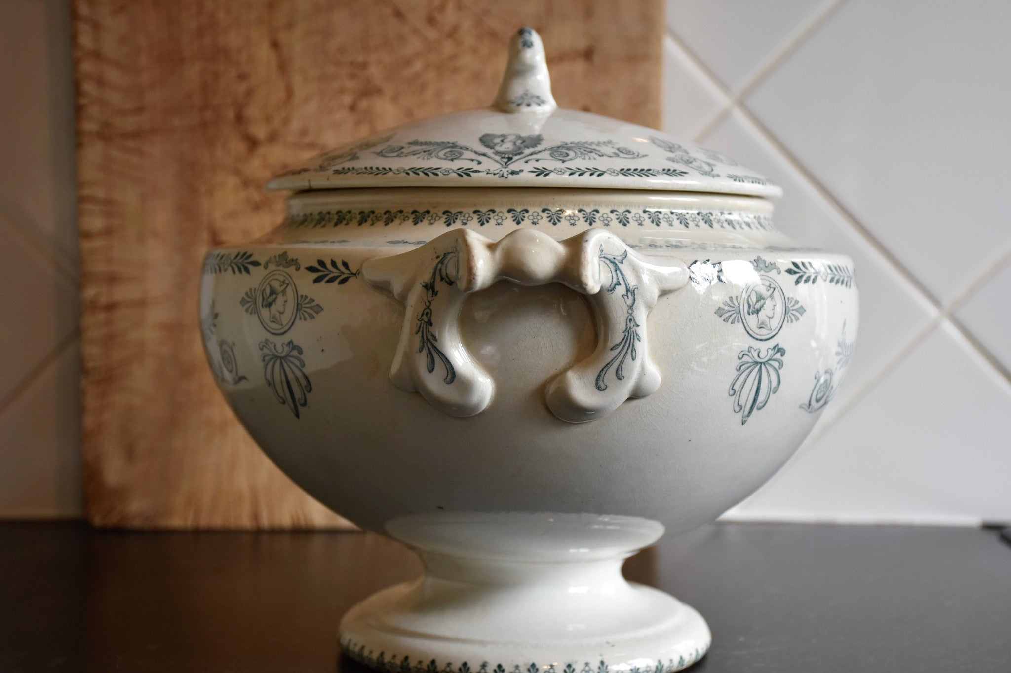 Ironstone soup tureen with blue pattern – 1900’s