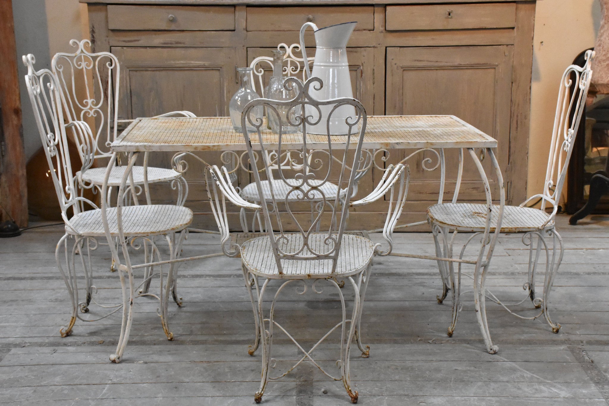 1940s white garden table setting