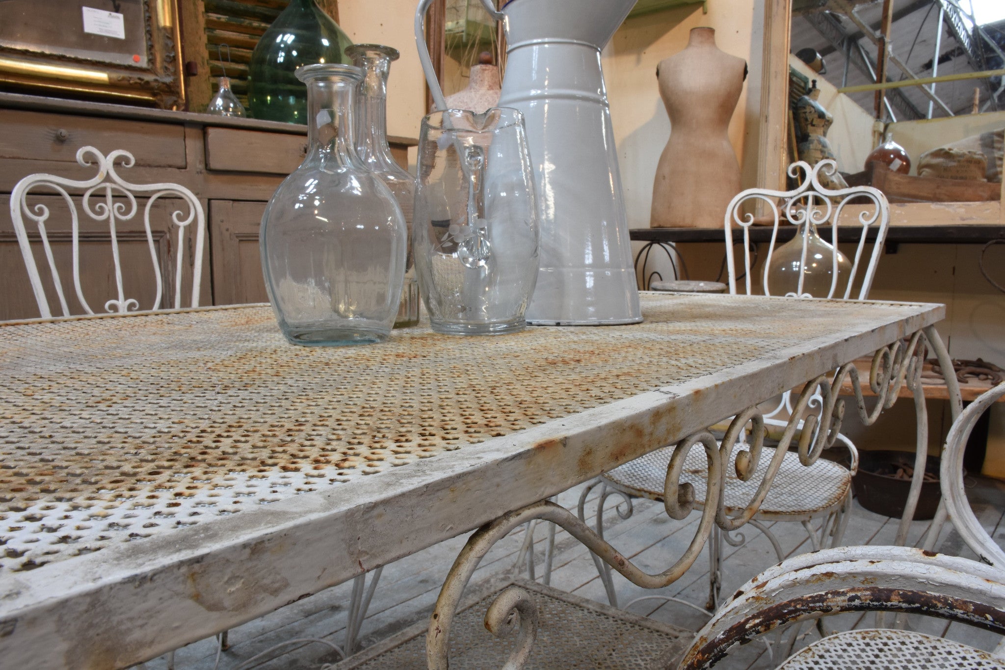 1940s white garden table setting