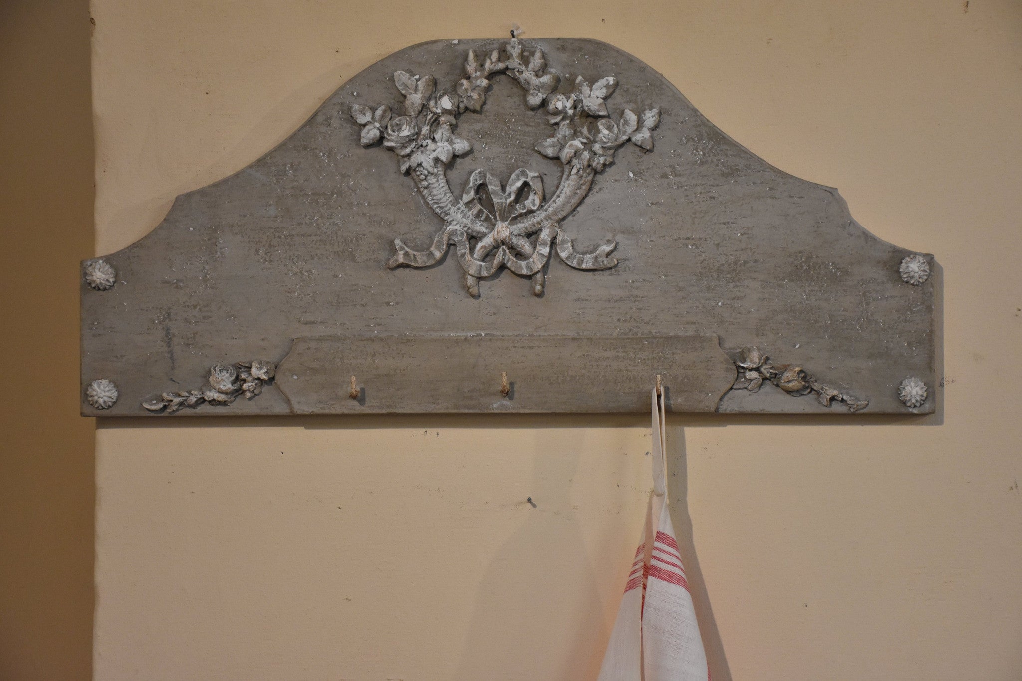 French tea towel rack with grey and white patina