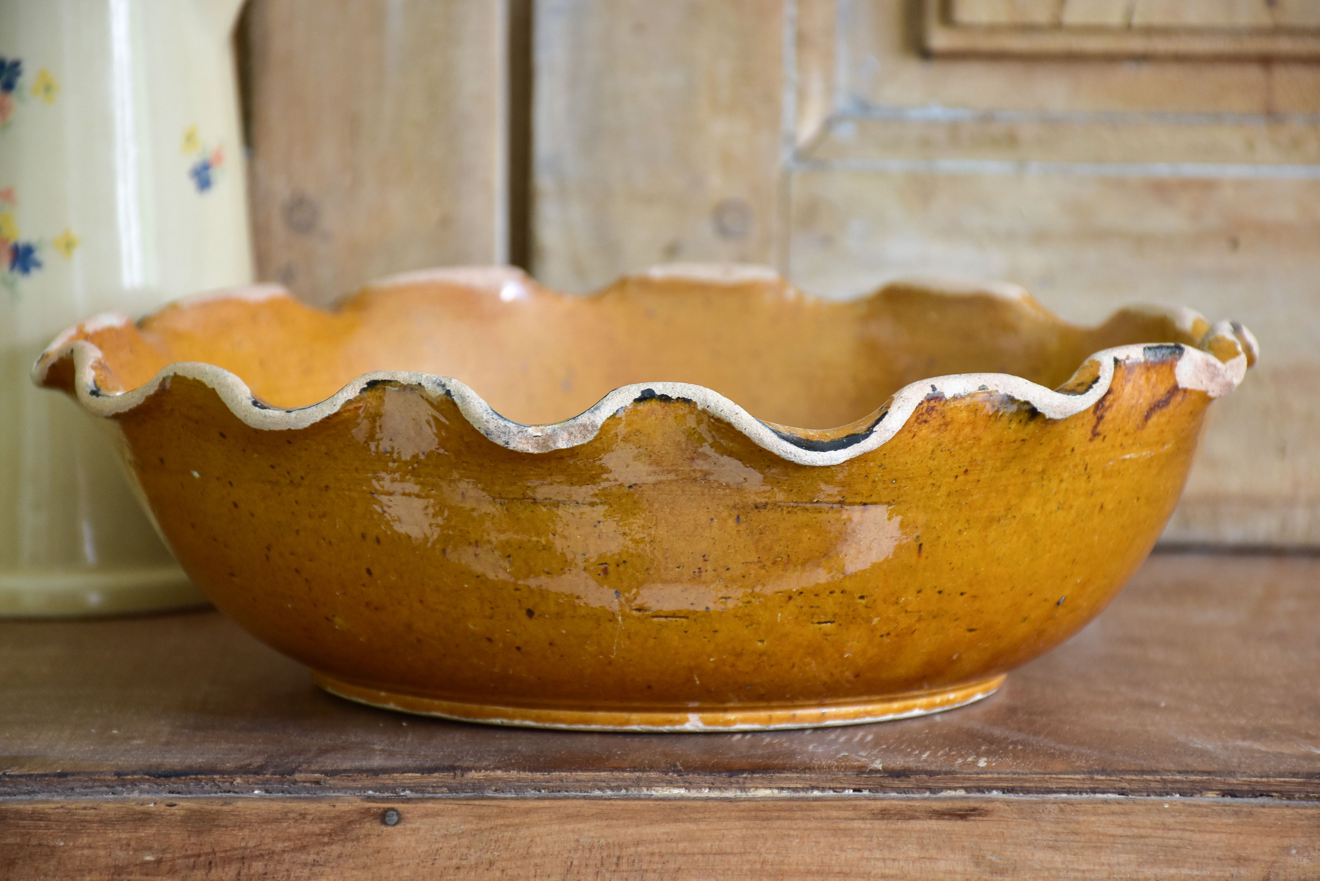 Vintage Provencal fruit bowl with rippled edge