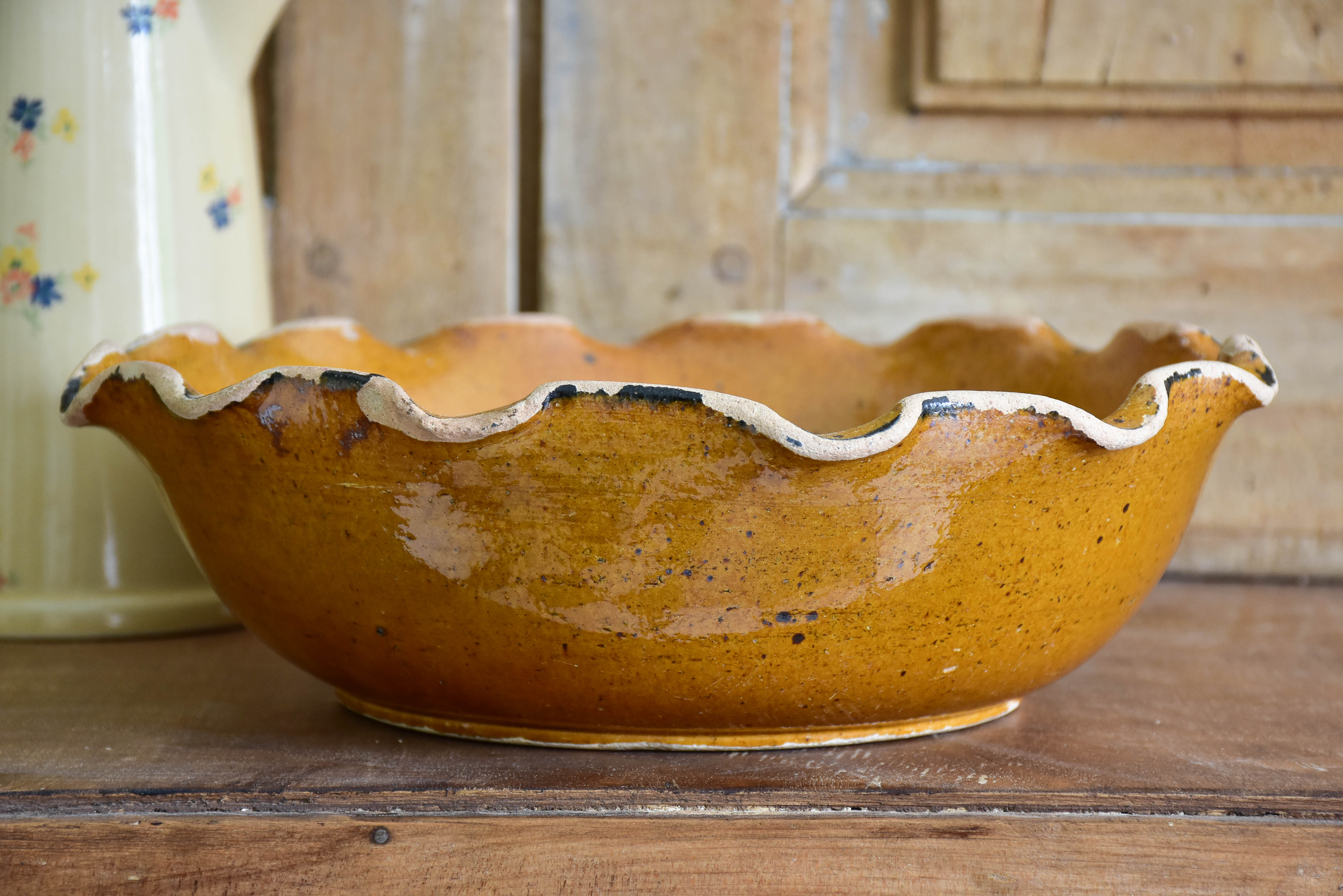 Vintage Provencal fruit bowl with rippled edge