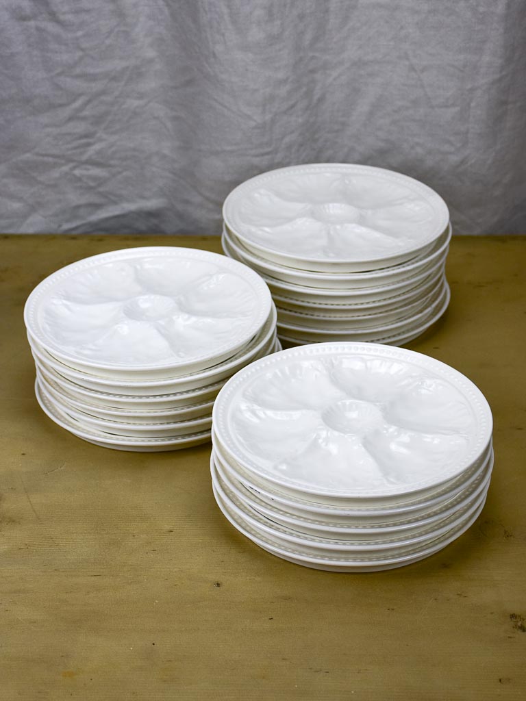 Set of 18 antique white oyster plates - Gien, French