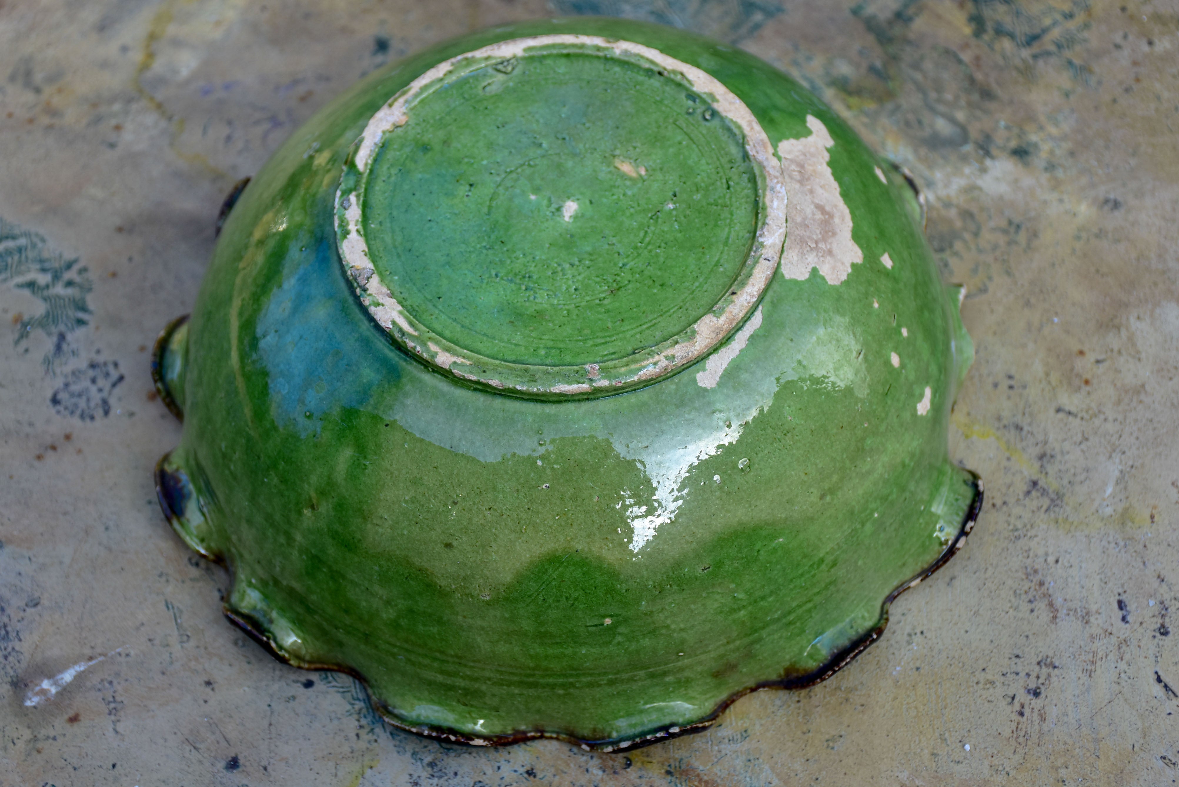 Vintage French bowl with rippled edge