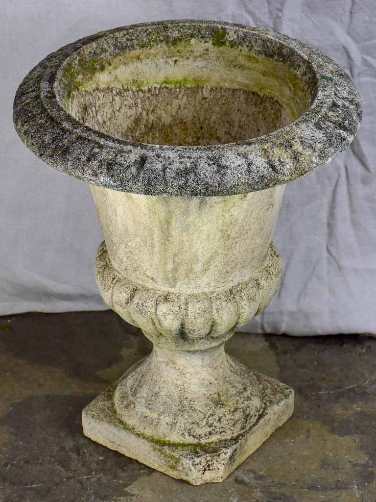 Mid century French Medici garden planter - cement 19¾"