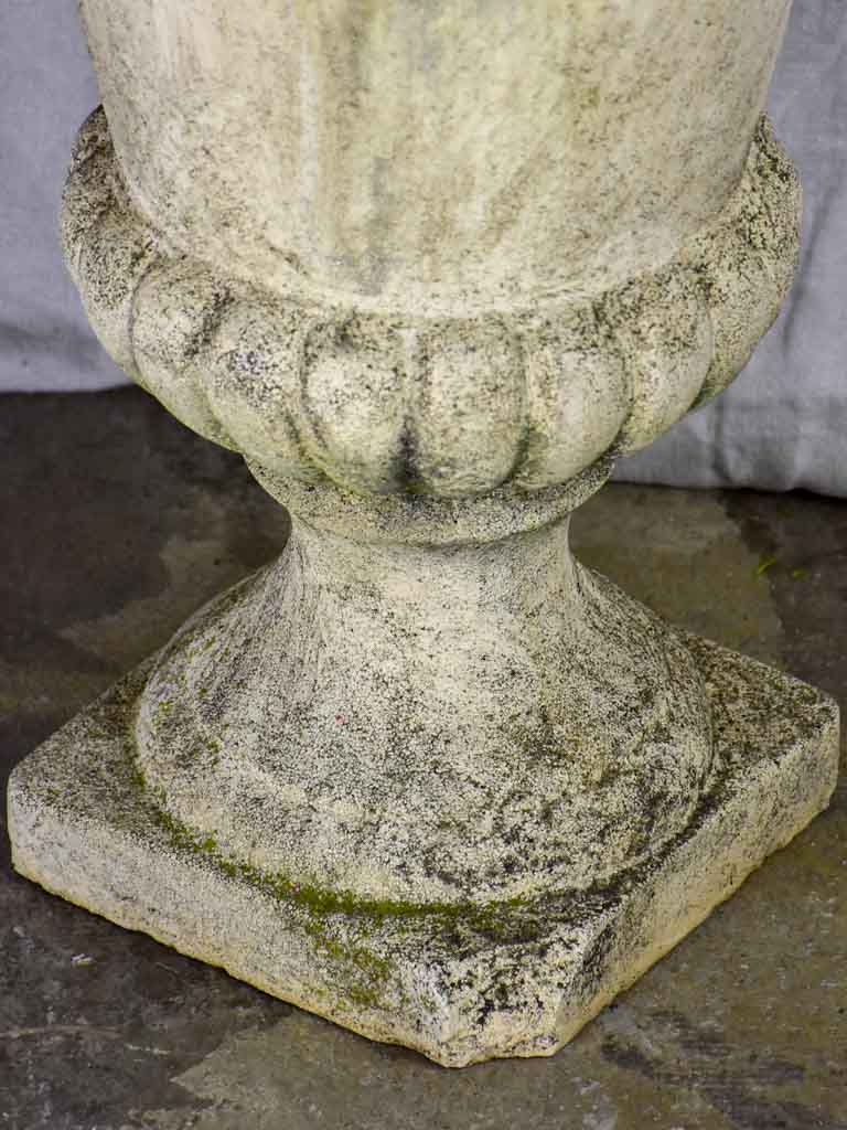 Mid century French Medici garden planter - cement 19¾"