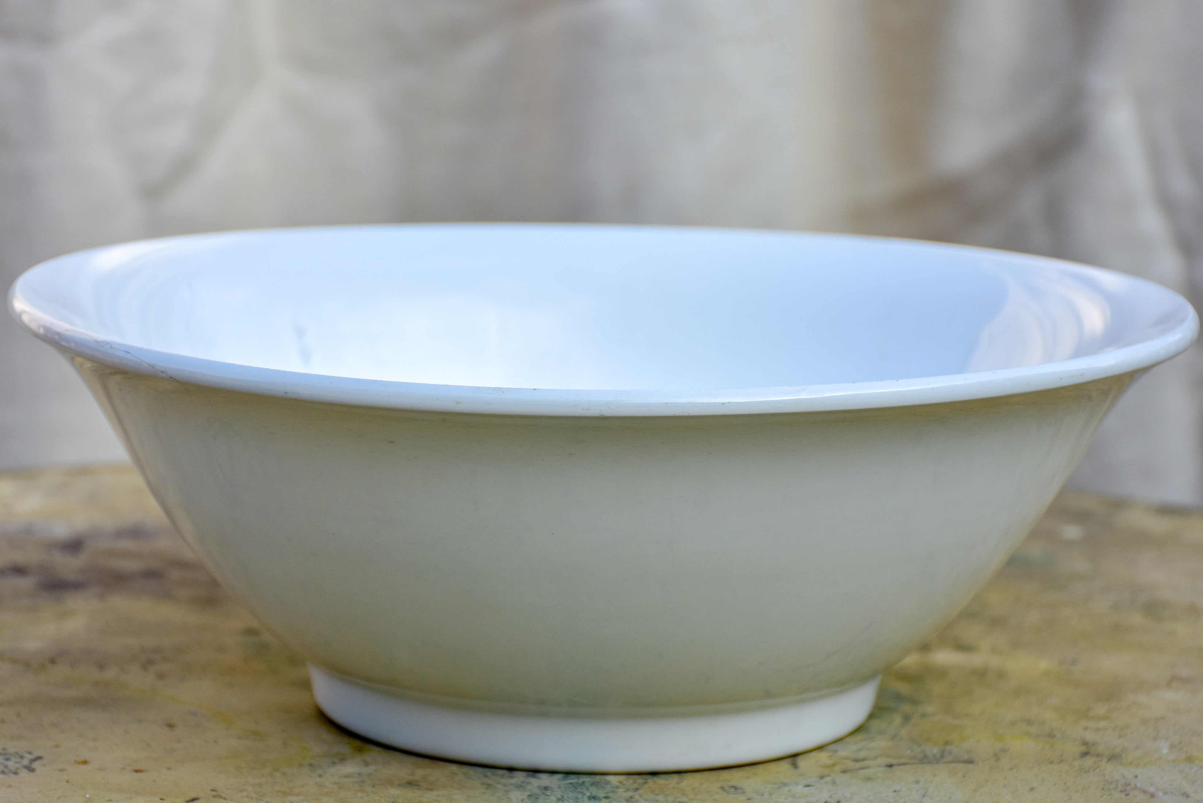 Antique French faïence bowl - white