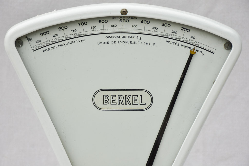 Berkel shop scales from the 1950's - white