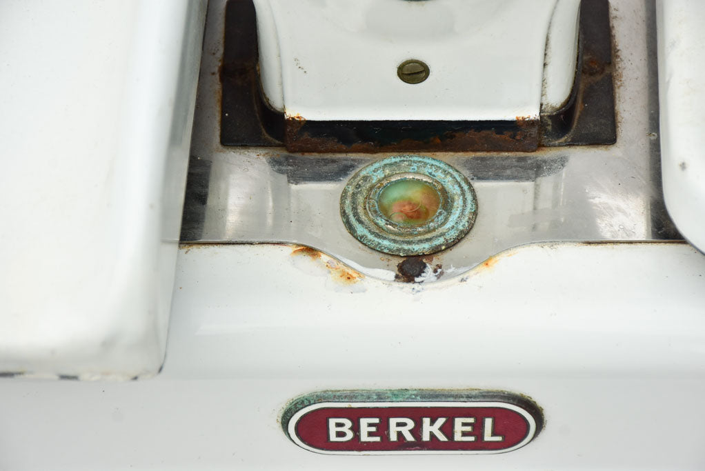 Berkel shop scales from the 1950's - white