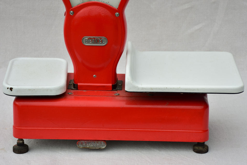 Berkel butcher's shop scales from the 1950's - red