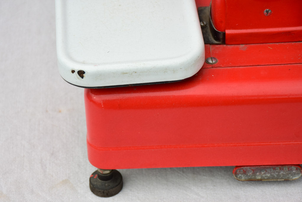 Berkel butcher's shop scales from the 1950's - red