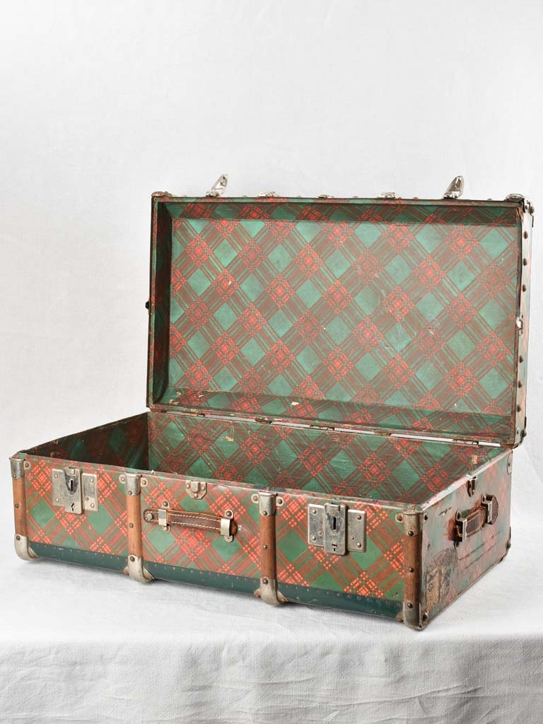 1920s suitcase with tartan pattern