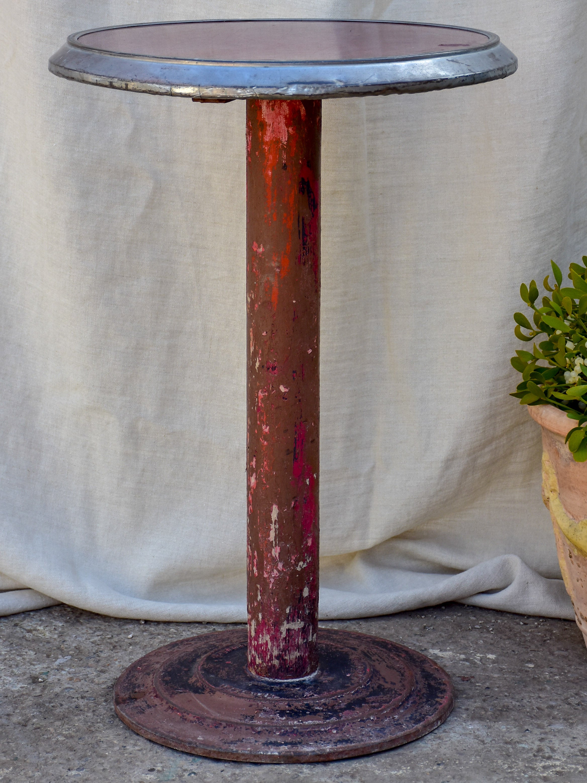 Round Art Deco Bistro table