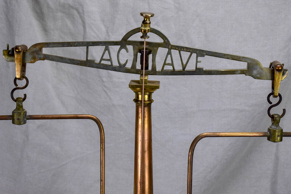 Late 19th Century French pharmacy scales - La Cave