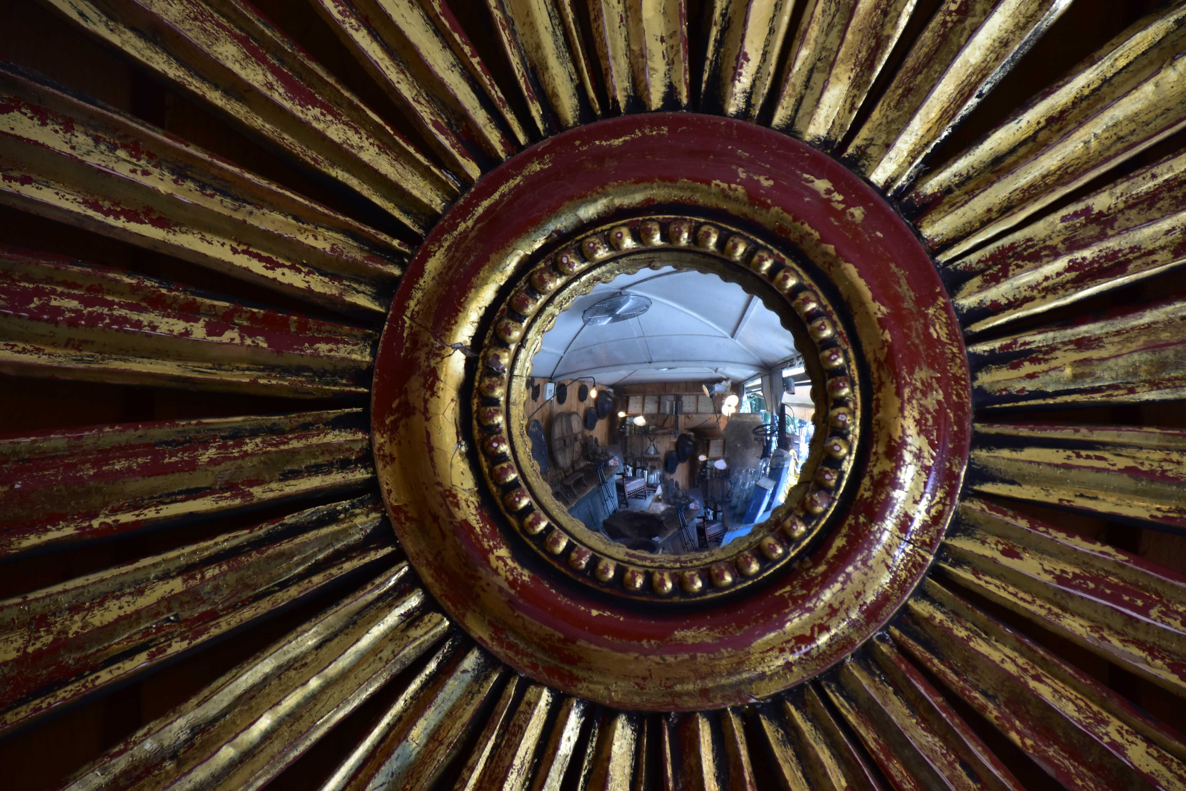 Vintage sunburst mirror – gilt wood