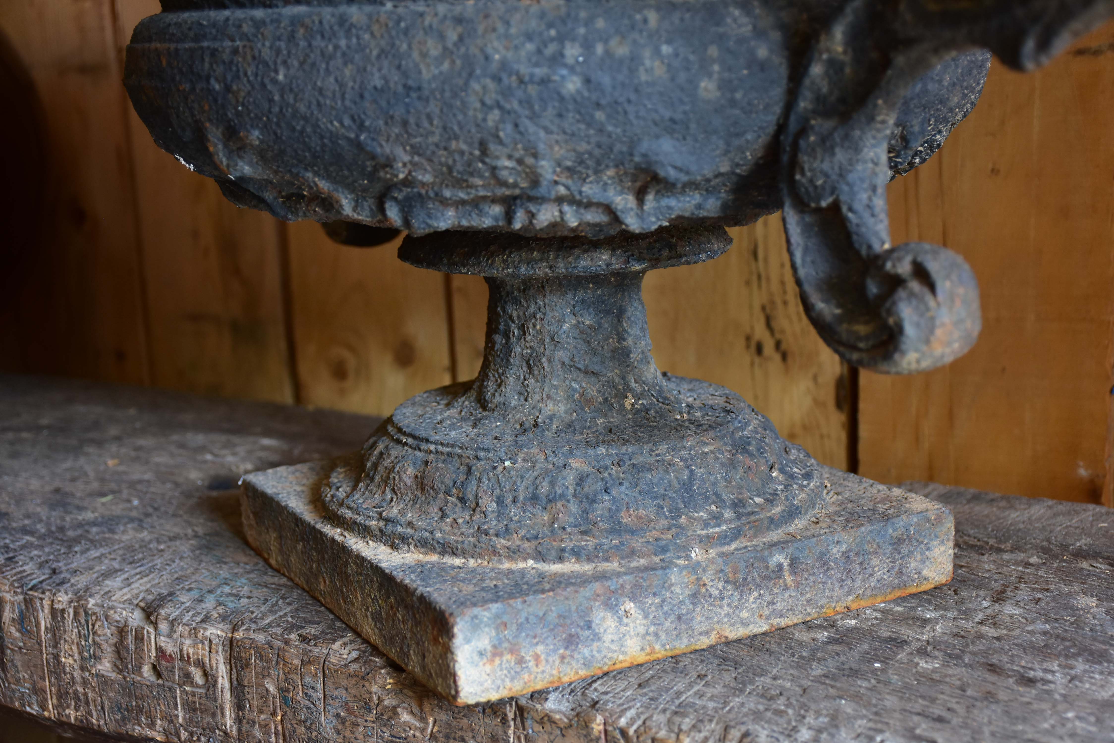 Large cast iron French garden urn with decorative handles – 19th century