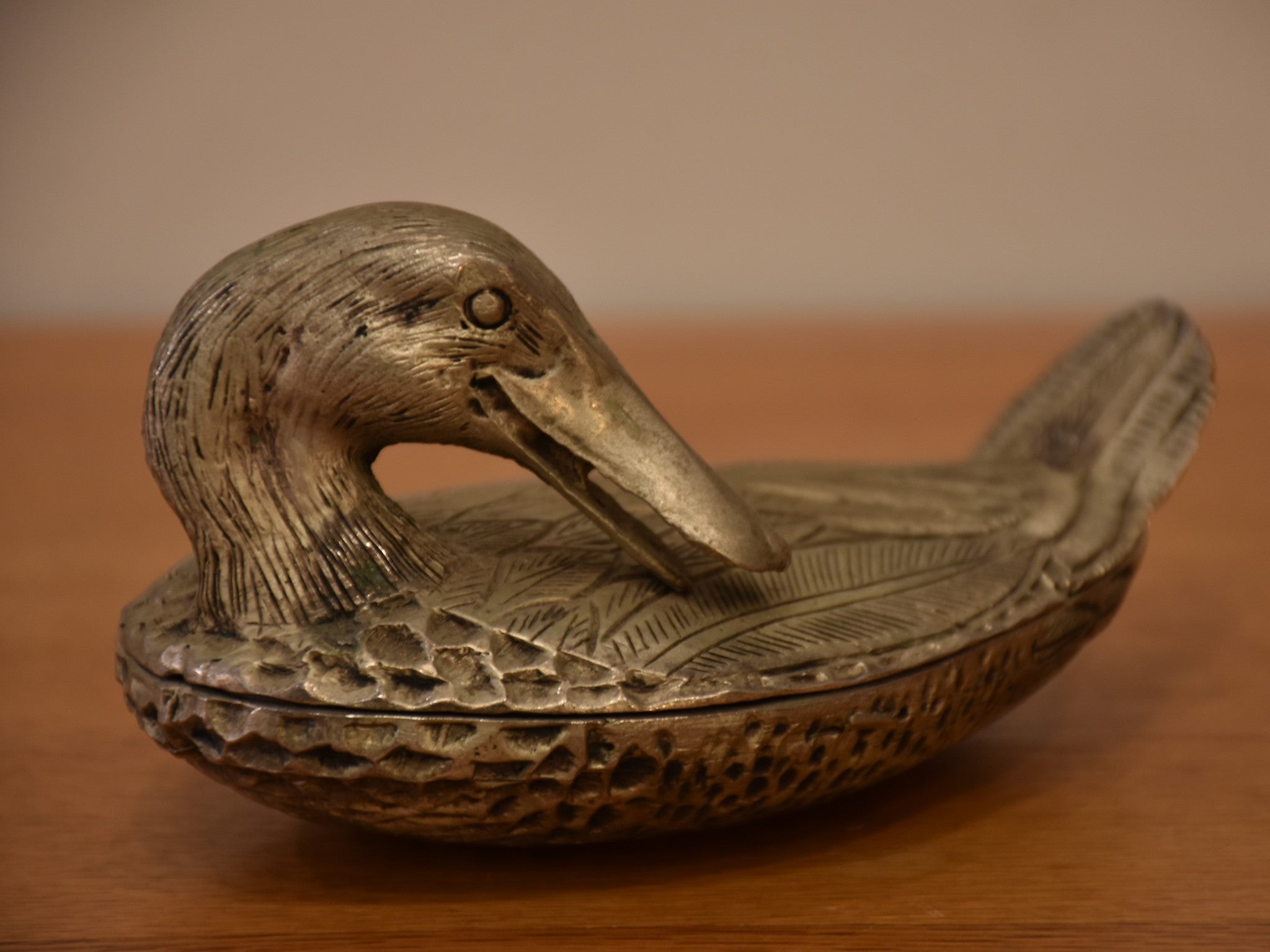 Bronze Fondica duck container