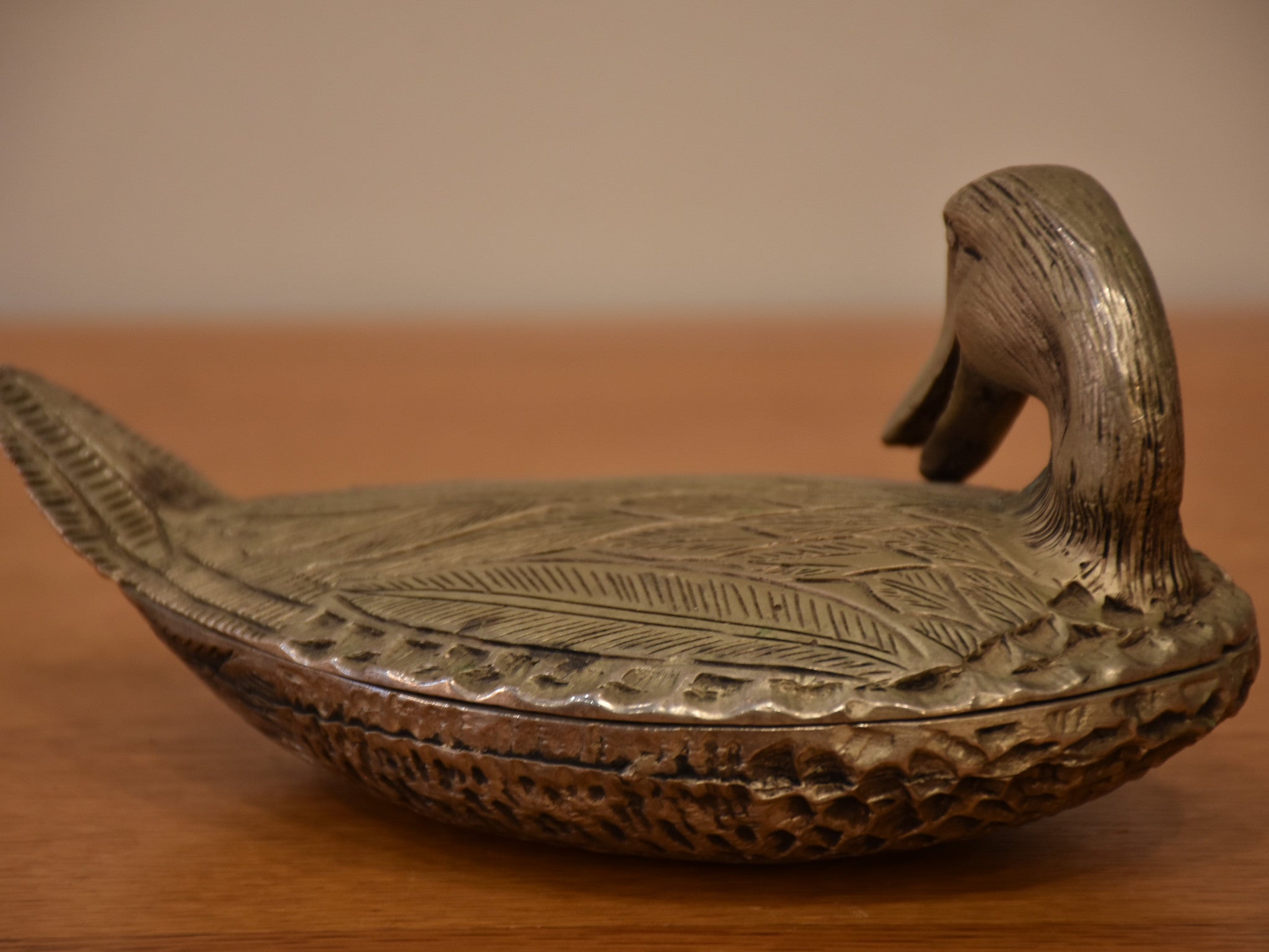 Bronze Fondica duck container