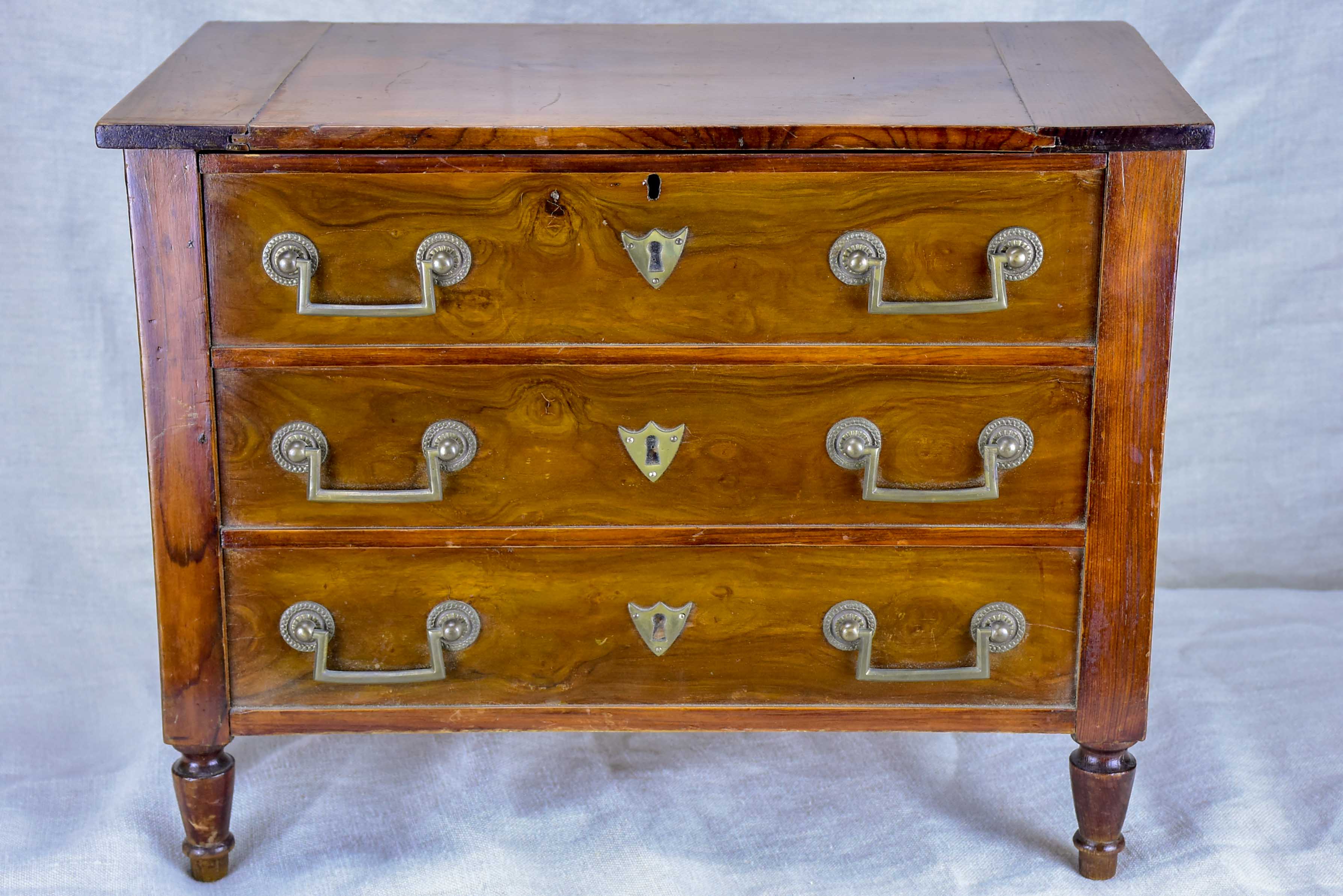 Antique French miniature commode de maîtrise – Chez Pluie