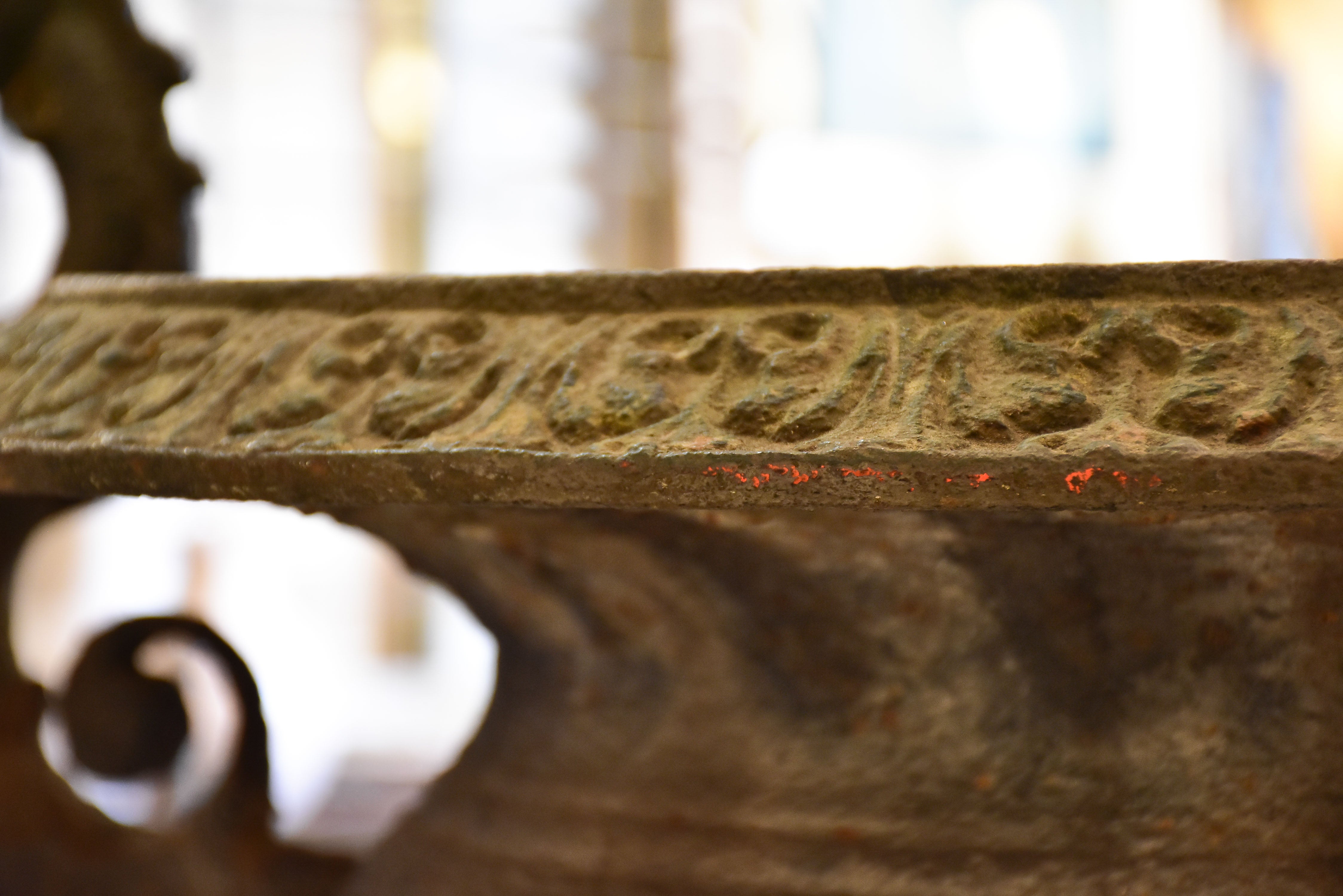 A large dragon-head Medici urn in cast iron