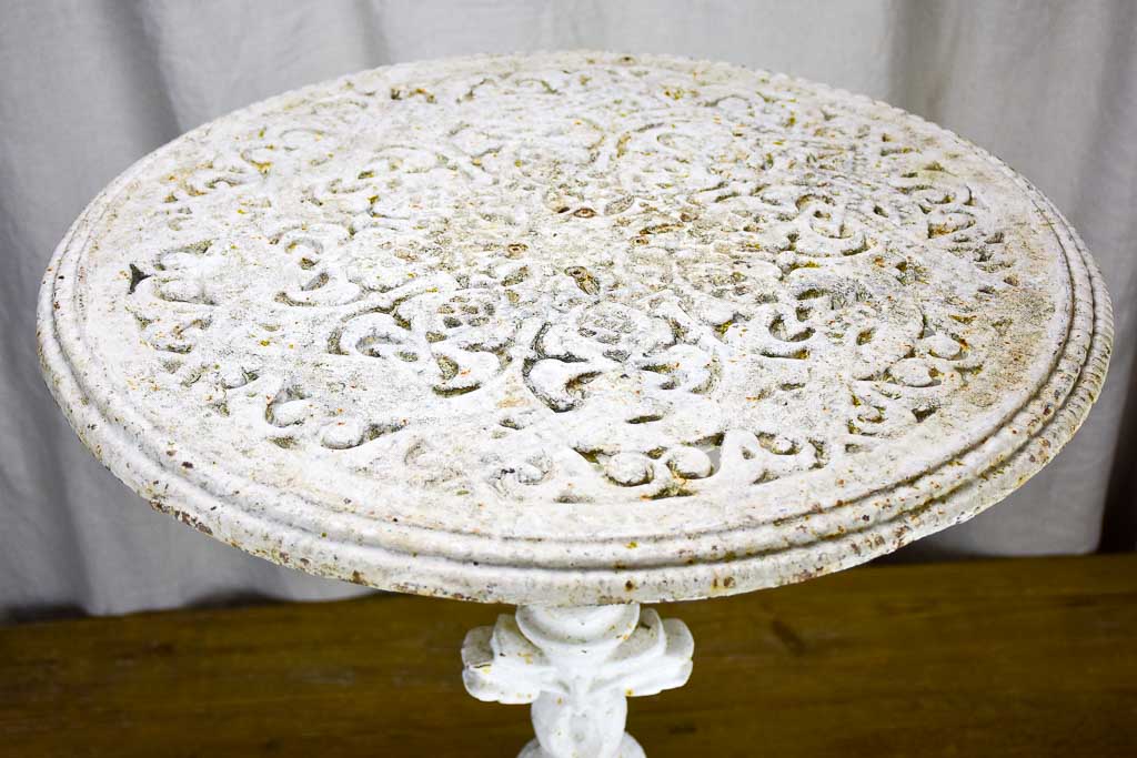 19th Century English cast iron garden table - round