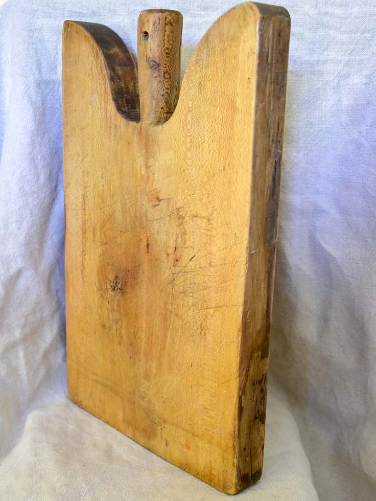 Antique French cutting board with rounded peak shoulders  17¾" x 11"