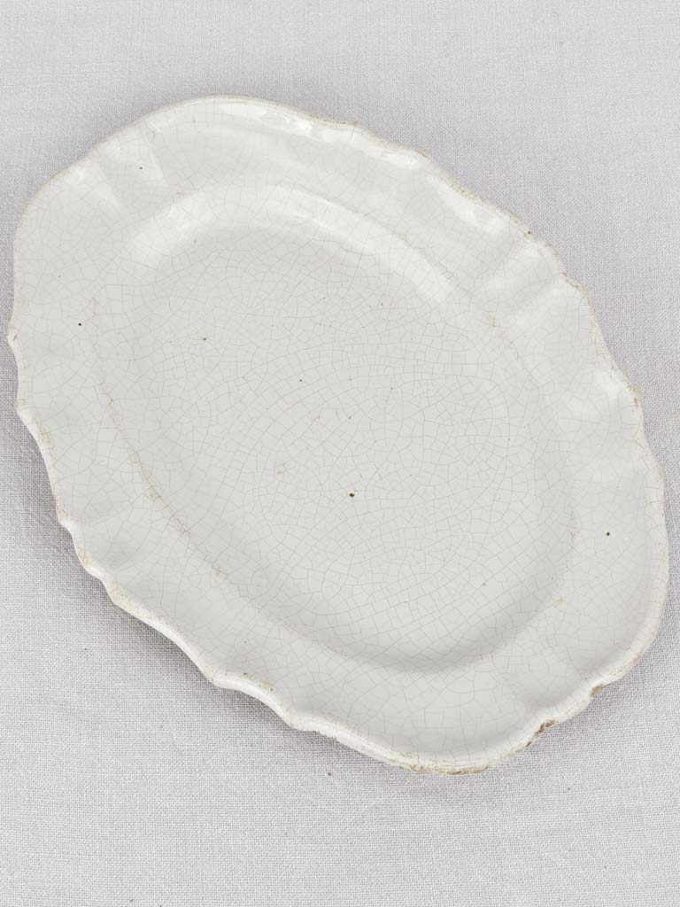 Oval platter, 18th-century,  15" x 10¾"