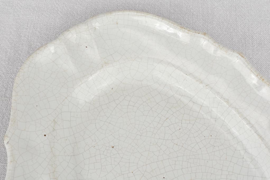 Oval platter, 18th-century,  15" x 10¾"