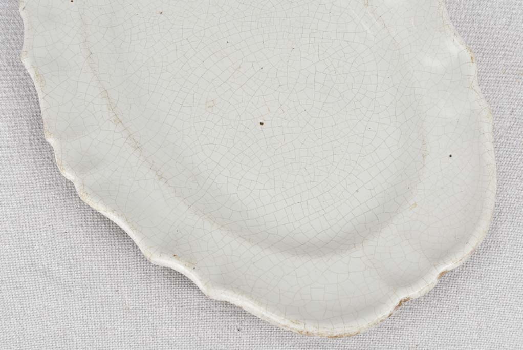 Oval platter, 18th-century,  15" x 10¾"