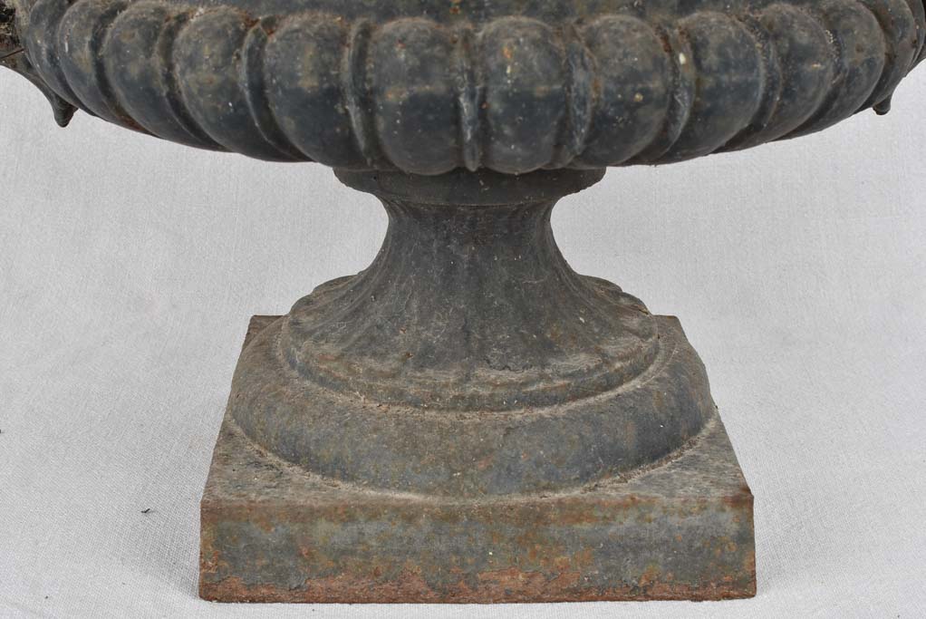 Medici urn, cast iron w/ black patina, 19th-century