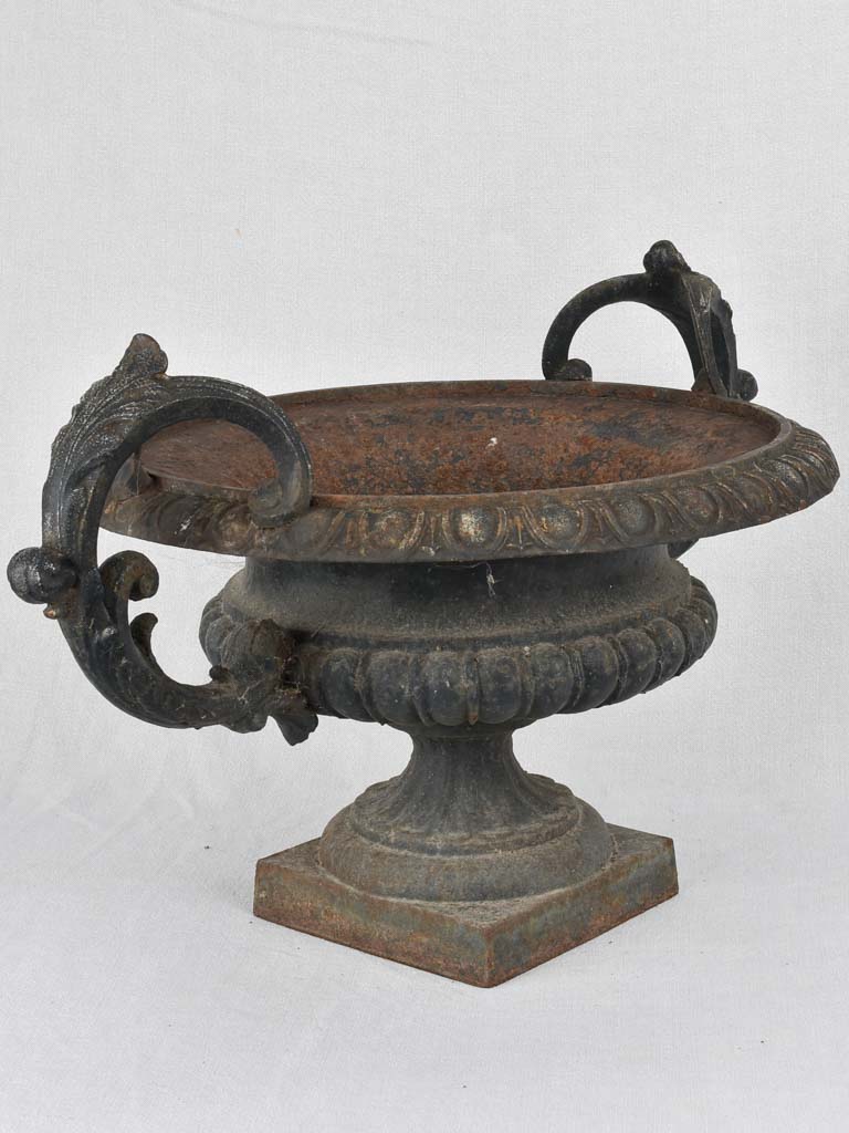 Medici urn, cast iron w/ black patina, 19th-century