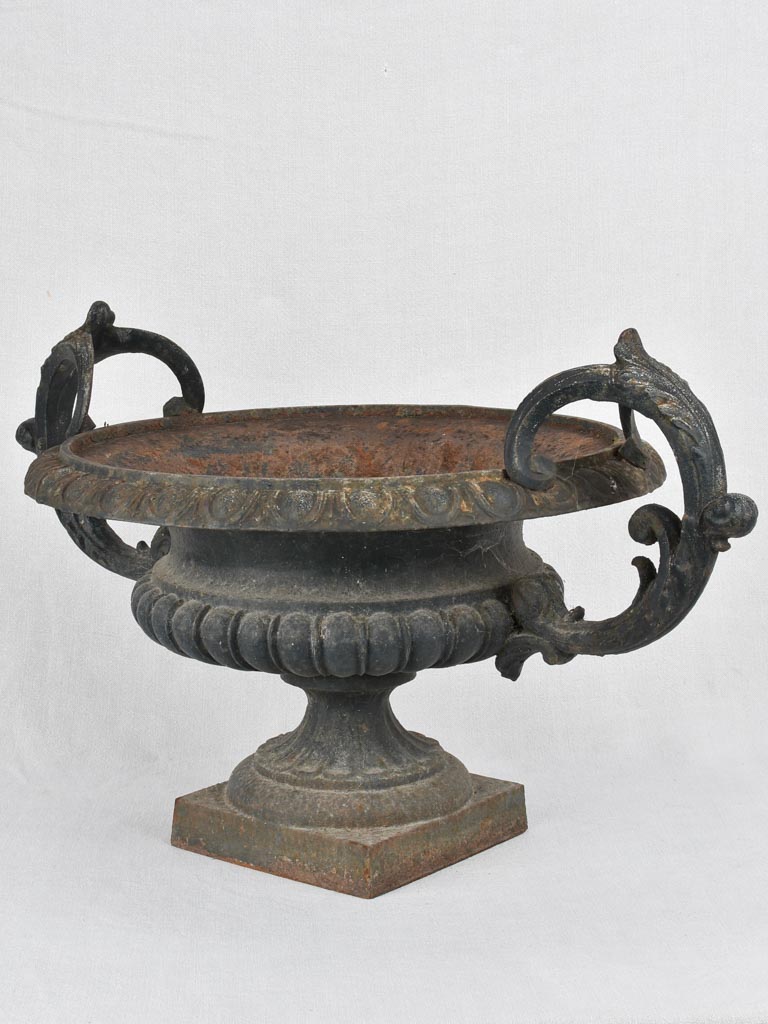 Medici urn, cast iron w/ black patina, 19th-century