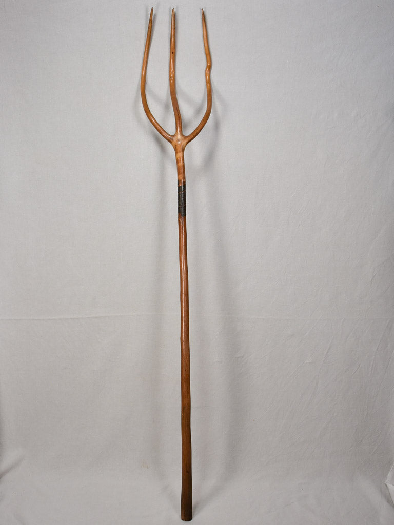 Late 18th century French hay fork 73¼"