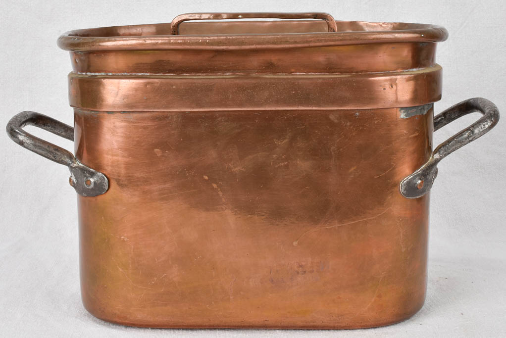 Two copper casserole pots, daubière, 19th century