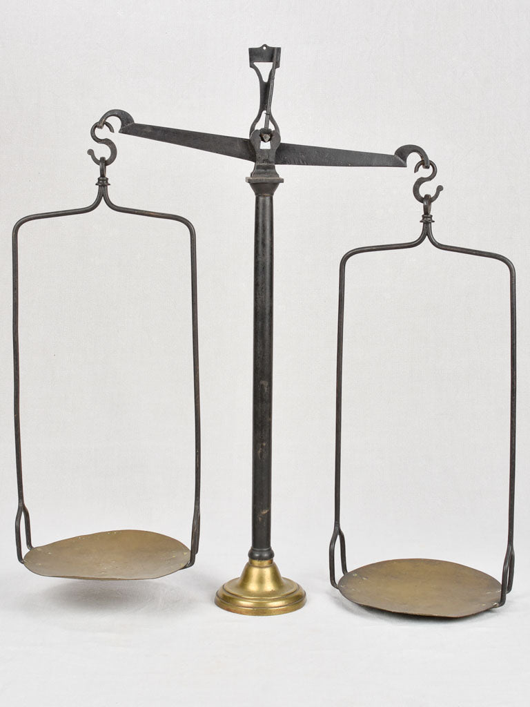 Set of large epicerie scales from the late 19th century 35"