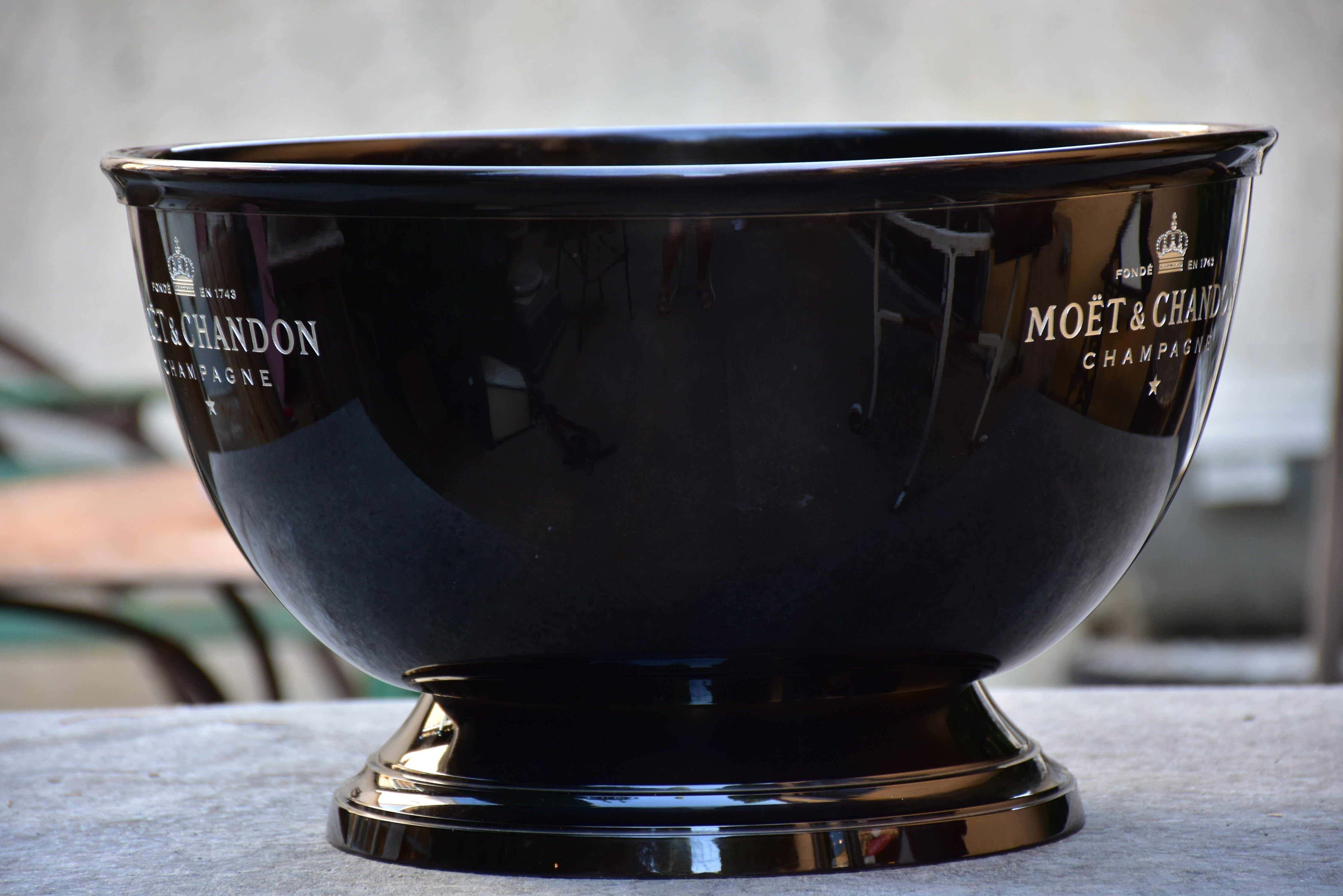 Large vintage Moet et Chandon champagne ice bucket