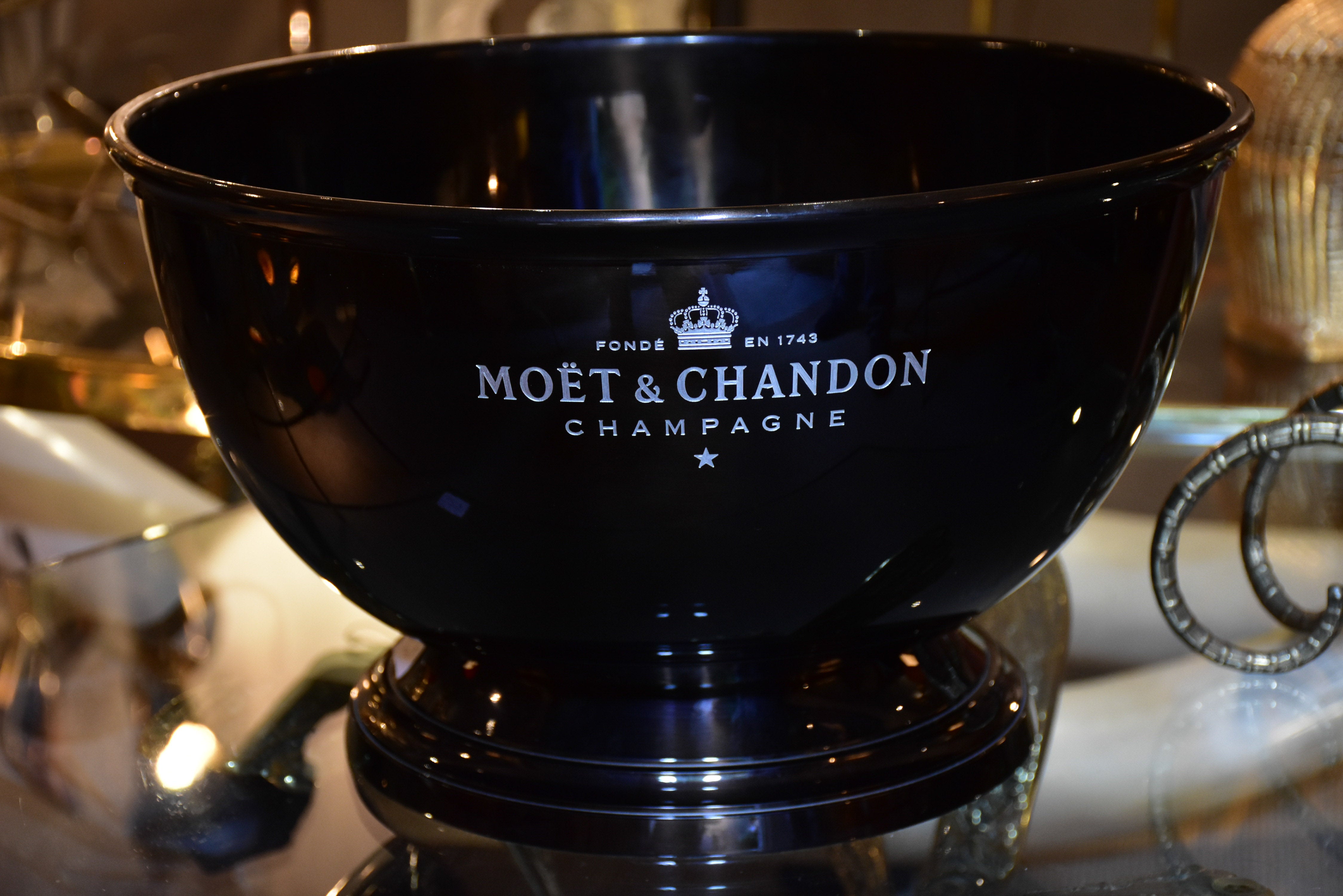 Large vintage Moet et Chandon champagne ice bucket