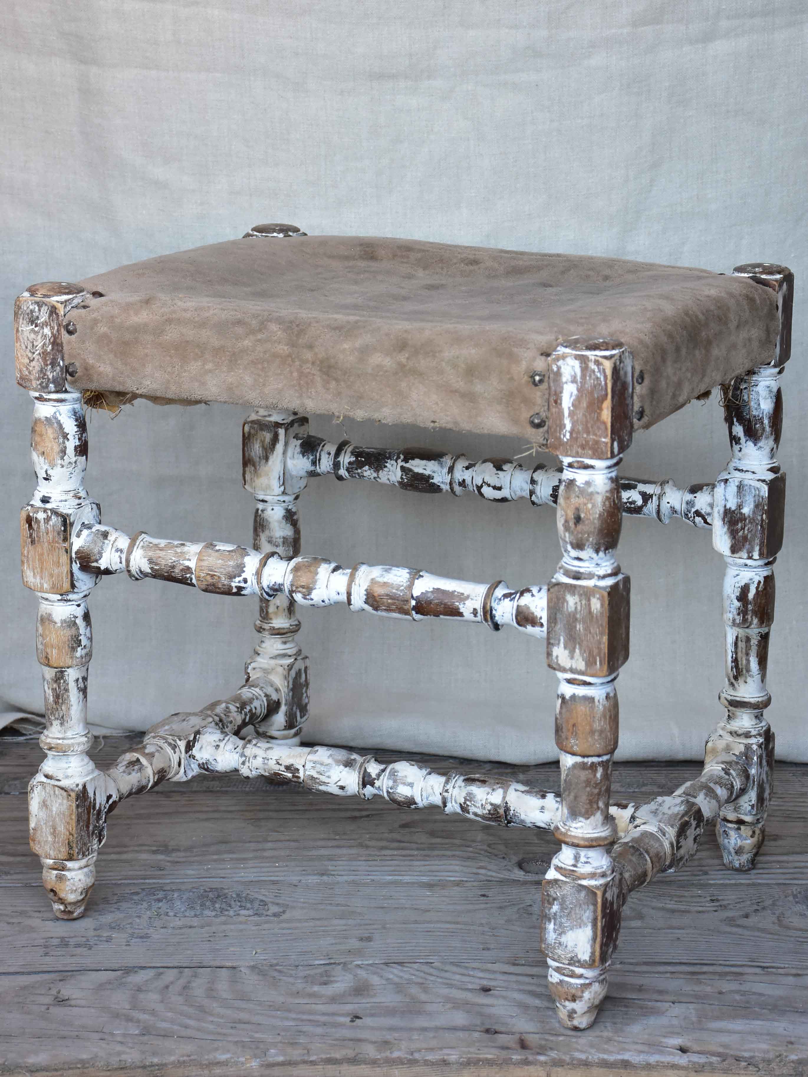 Vintage Italian foot stool with turned legs