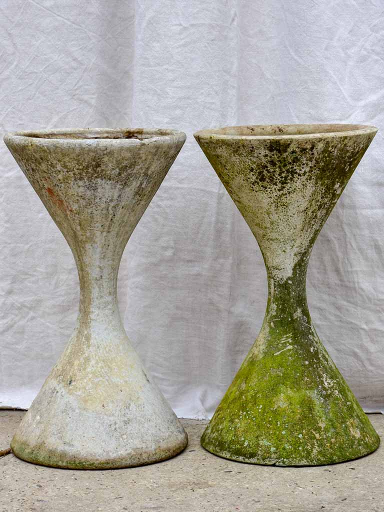 Pair of Willy Guhl diabolo planters with maker's mark 25¼"