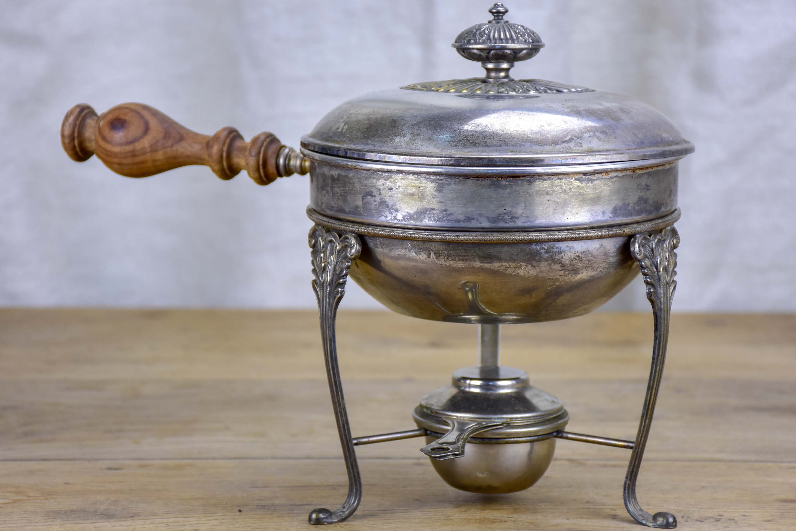 Louis XV style fondue cooker