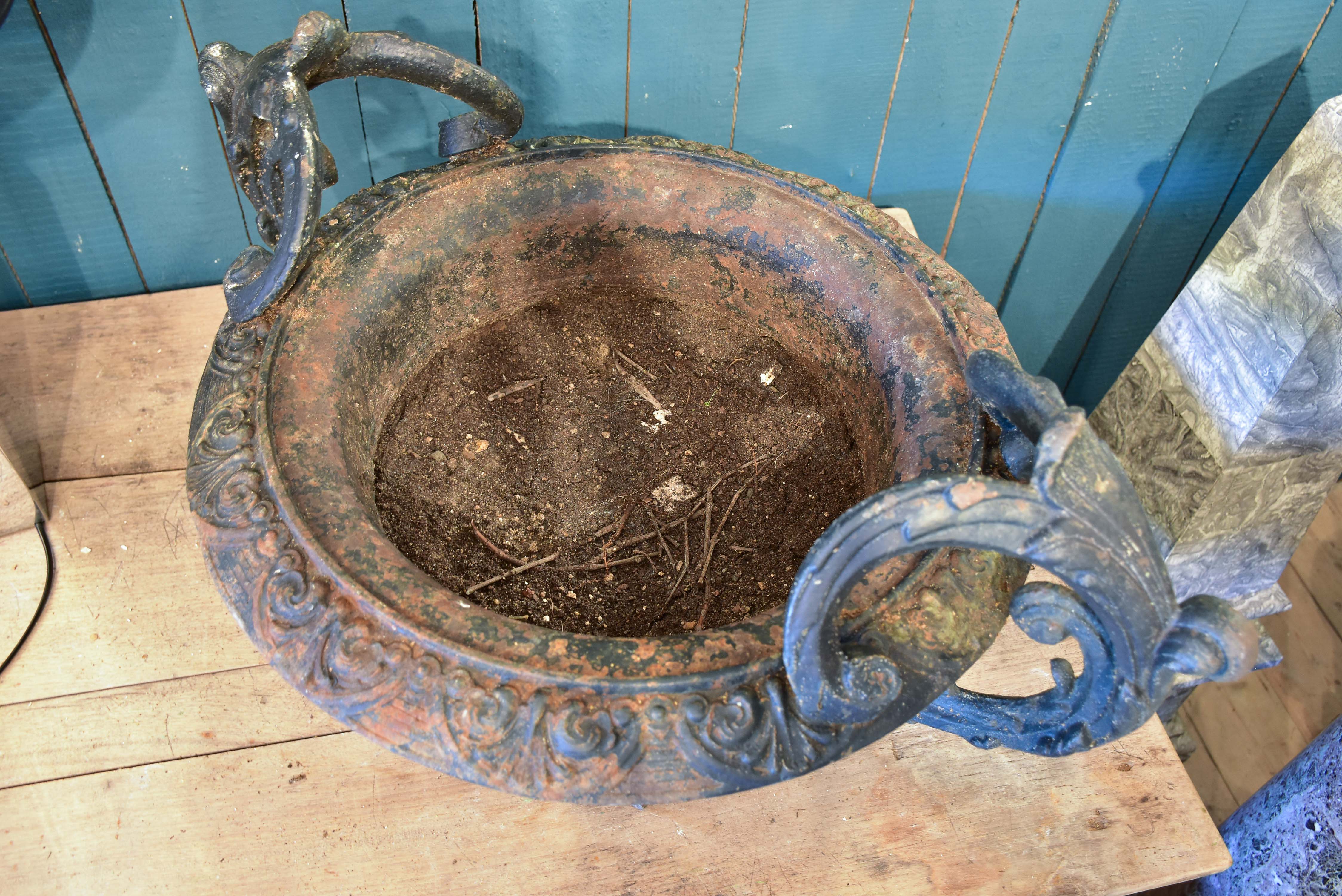 Very large 19th-century Medici urn