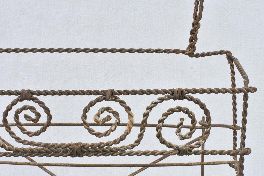 Rustic wire rack for spices