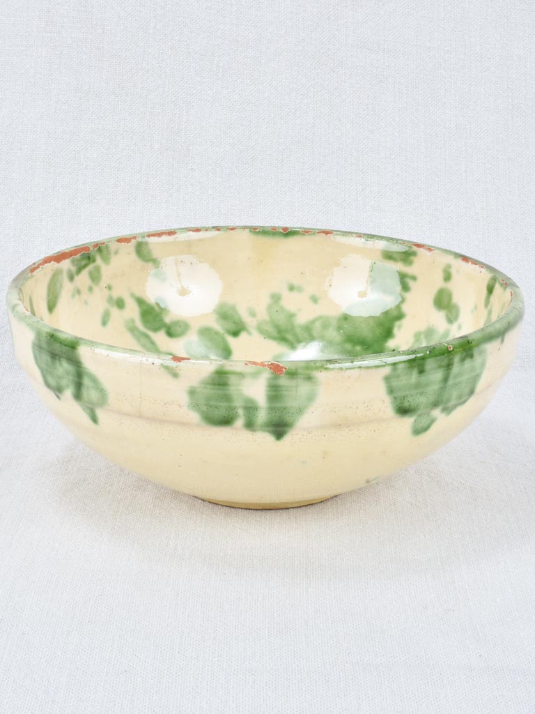 Yellow and green salad bowl 8¾"