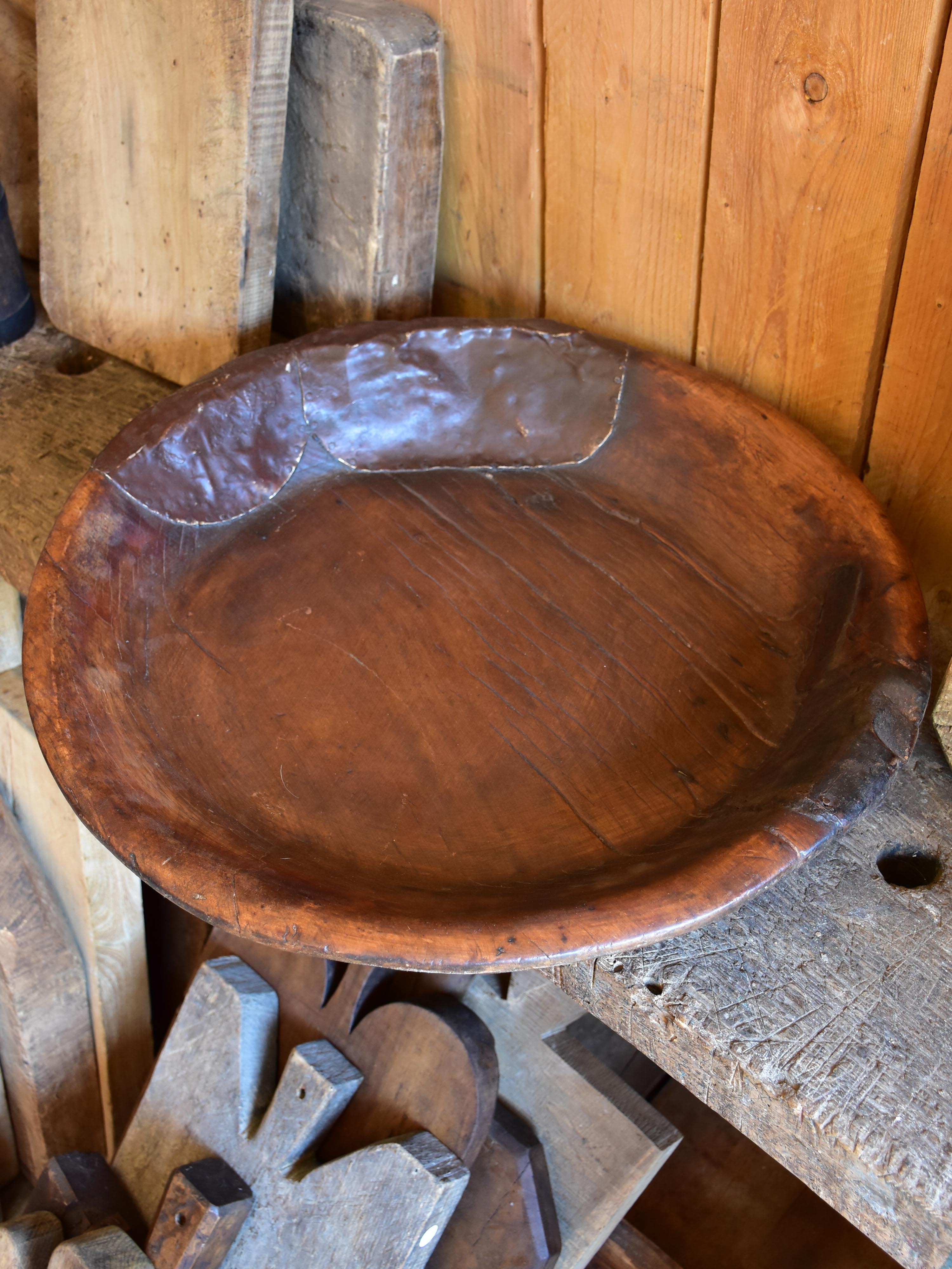 Large antique rustic bowl 2/2