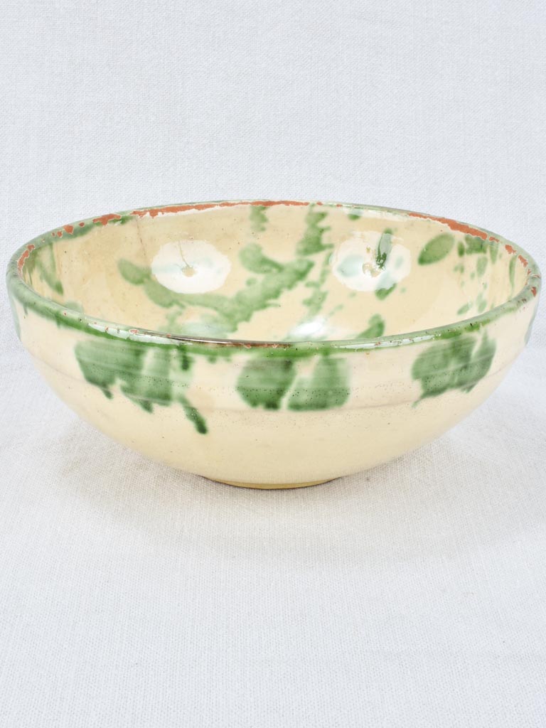 Yellow and green salad bowl 8¾"