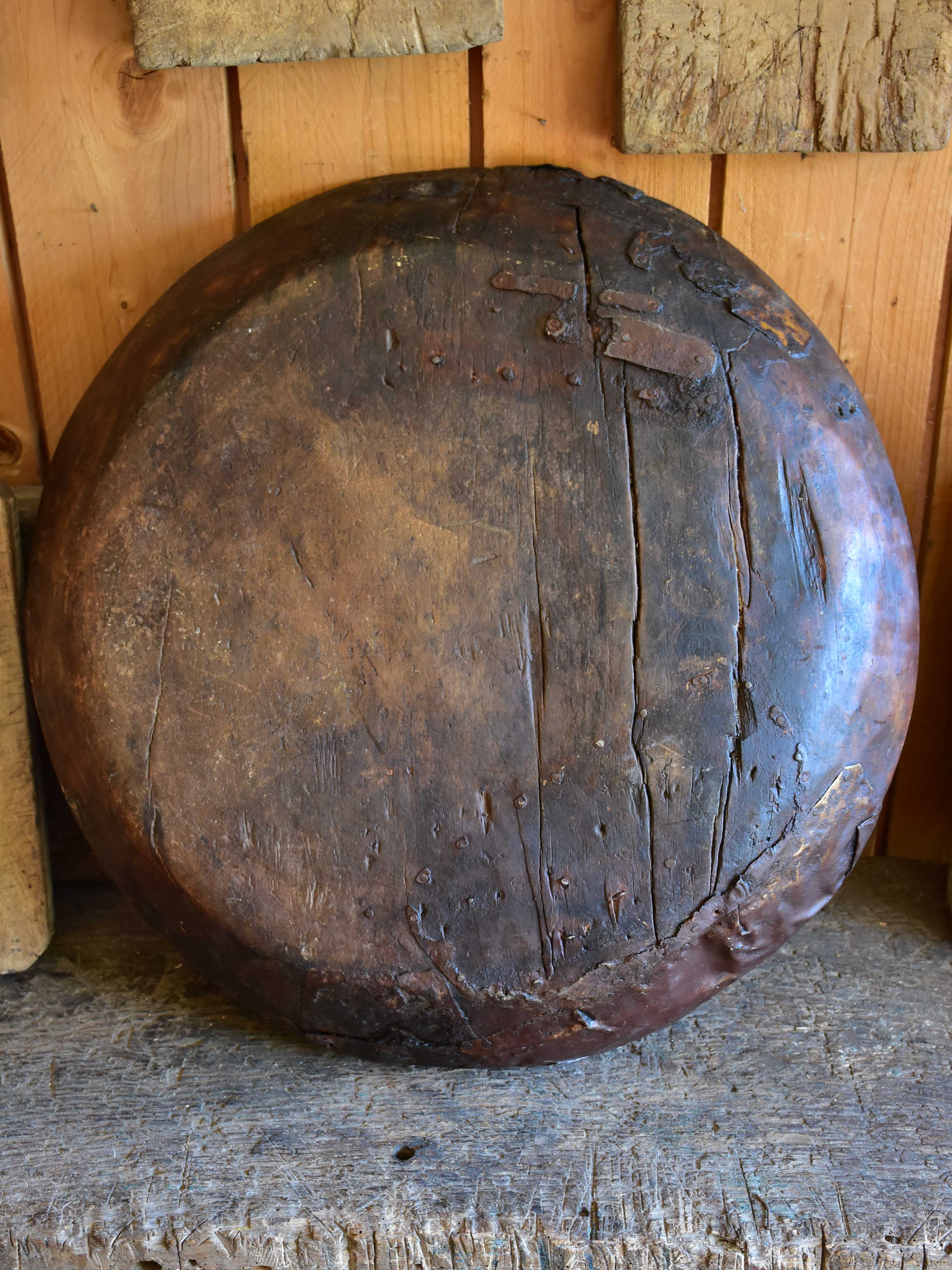 Large antique rustic bowl 2/2