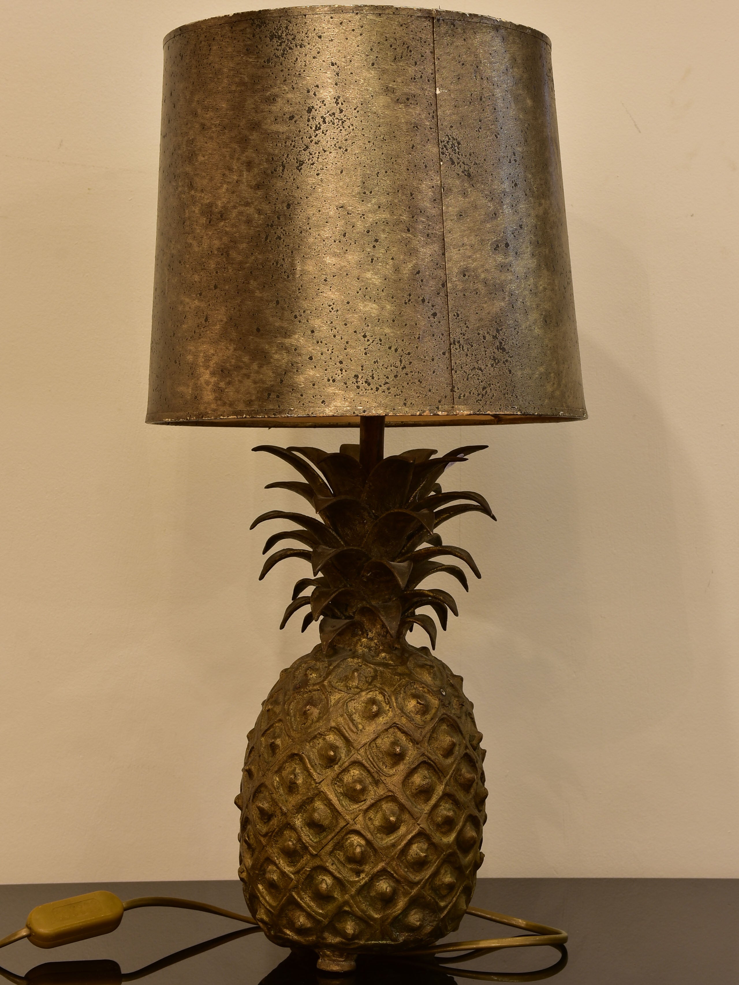 Vintage pineapple lamp