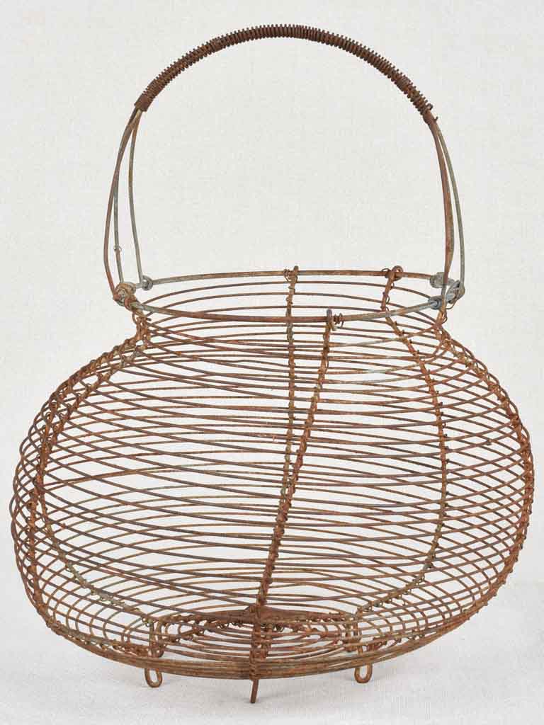 Durable metal retro egg basket